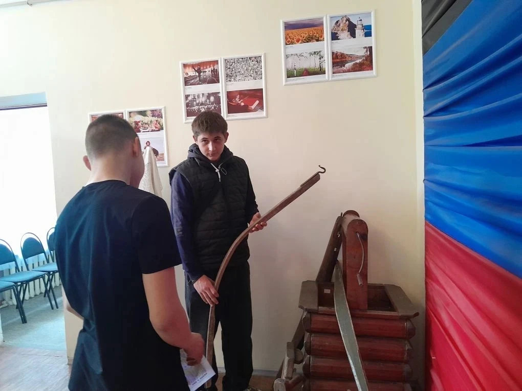 14 мая Дебальцевский городской музей посетили студенты ГБПОУ «Дебальцевский многопрофильный техникум» 14 мая Дебальцевский городской музей посетили студенты ГБПОУ «Дебальцевский многопрофильный техникум»