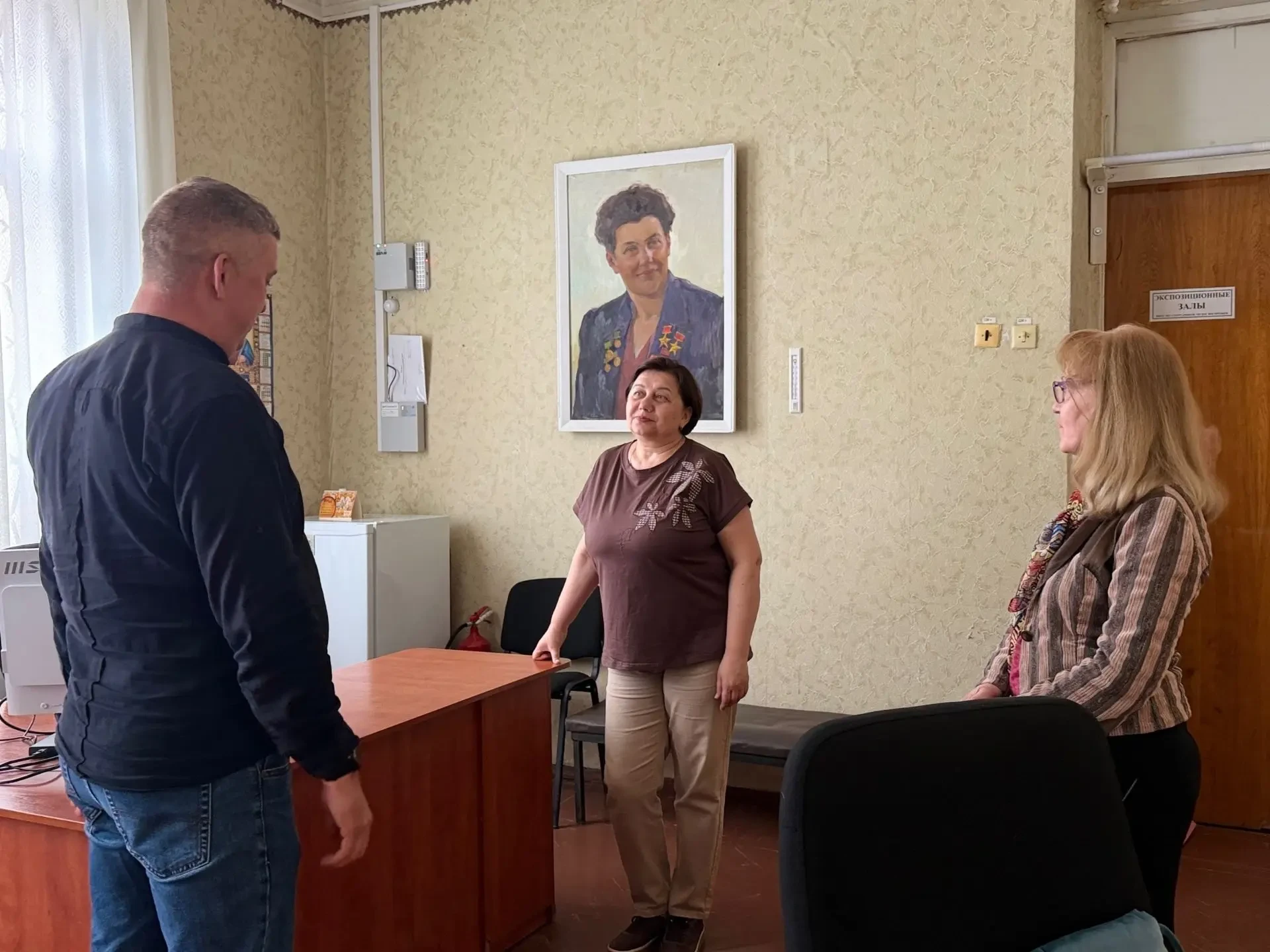Начальник Старобешевского территориального отдела Артем Ляшов провел встречу с трудовым коллективом Мемориального музея дважды Героя Социалистического Труда П. Н. Ангелиной Начальник Старобешевского территориального отдела Артем Ляшов провел встречу с трудовым коллективом Мемориального музея дважды Героя Социалистического Труда П. Н. Ангелиной