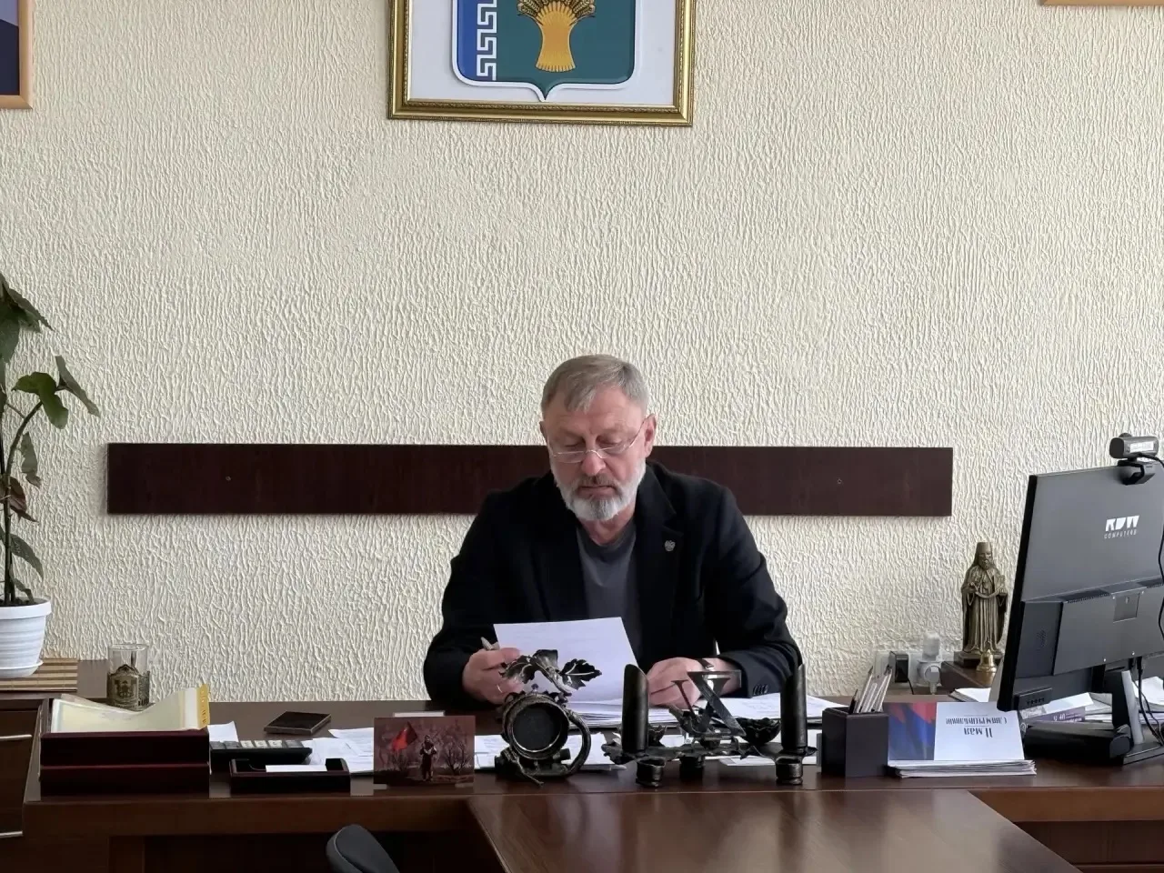 Состоялось заседания Местного политического совета Мангушского Местного отделения Всероссийской политической партии «ЕДИНАЯ РОССИЯ» под председательством Секретаря местного отделения Бориса Тримы