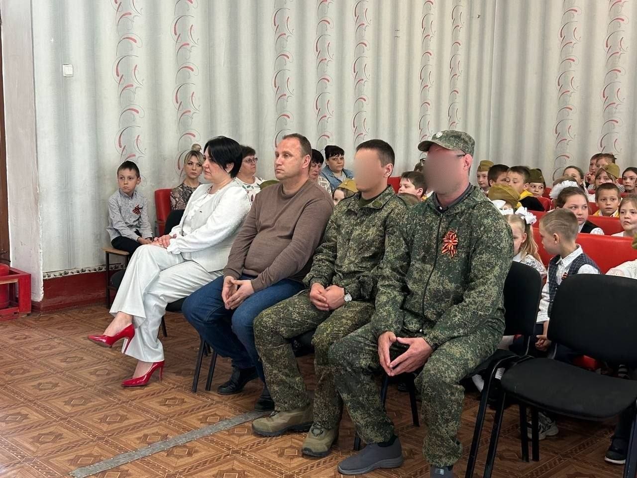 С особой торжественностью и глубоким смыслом в школе № 6 состоялся Урок мужества «Героизм сквозь века: защитники Отечества» С особой торжественностью и глубоким смыслом в школе № 6 состоялся Урок мужества «Героизм сквозь века: защитники Отечества»
