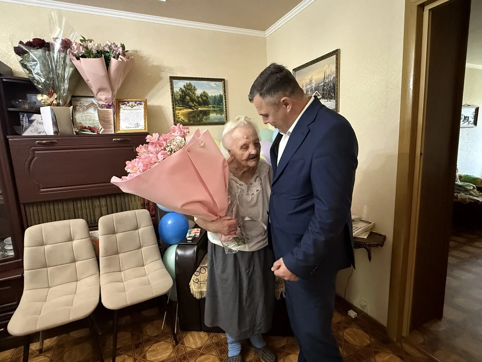 Сегодня поздравил с днём рождения удивительного человека — Анну Васильевну Антоненко Сегодня поздравил с днём рождения удивительного человека — Анну Васильевну Антоненко