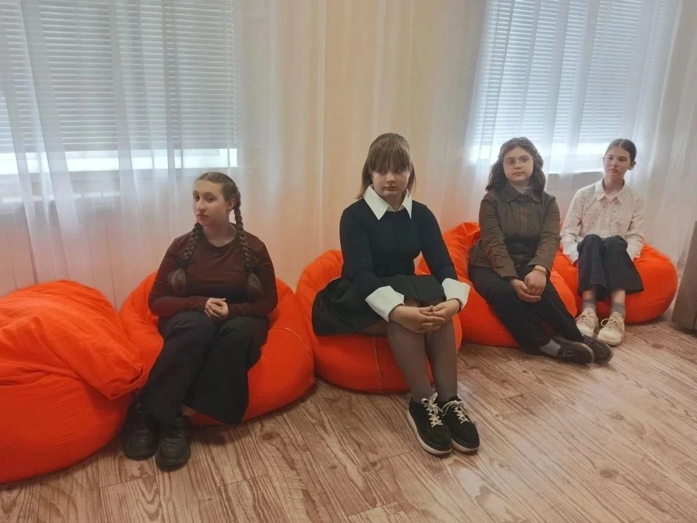 Сегодня в молодежном отделе МБУ "Дебальцевский центр культуры и досуга" прошло профилактическое мероприятие, посвящённое проблеме наркомании Сегодня в молодежном отделе МБУ "Дебальцевский центр культуры и досуга" прошло профилактическое мероприятие, посвящённое проблеме наркомании