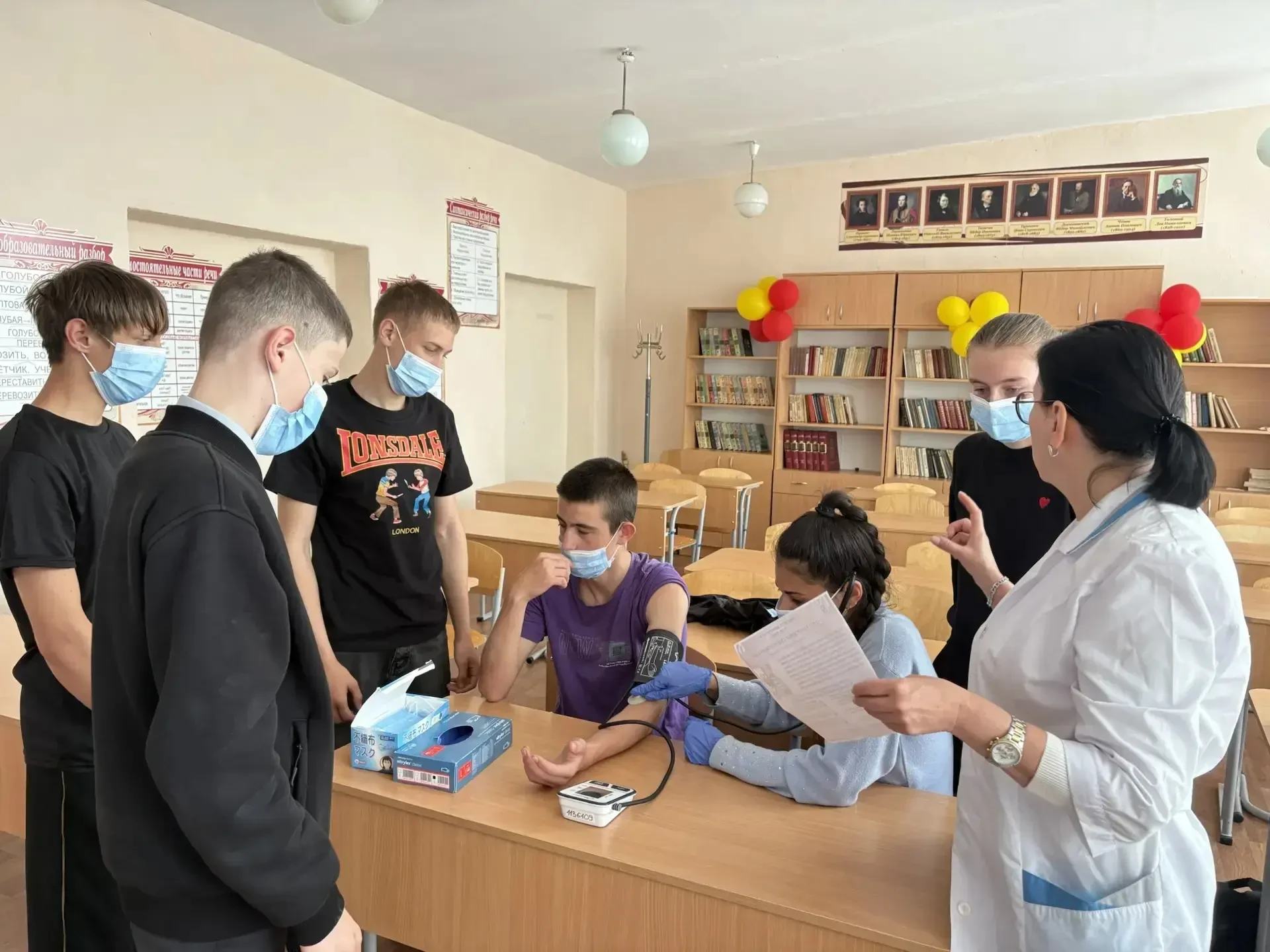 В преддверии Всемирного дня борьбы с артериальной гипертонией, проводимого 17 мая, медицинской сестрой кабинета по оказанию медицинской помощи несовершеннолетним Чермалыкской врачебной амбулатории ОПСМ была проведена беседа... В преддверии Всемирного дня борьбы с артериальной гипертонией, проводимого 17 мая, медицинской сестрой кабинета по оказанию медицинской помощи несовершеннолетним Чермалыкской врачебной амбулатории ОПСМ была проведена беседа...