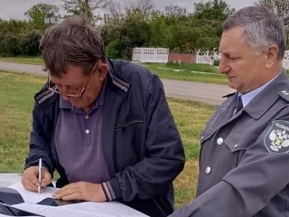 15 мая сотрудник отдела государственного земельного надзора и контроля в области обращения пестицидов и агрохимикатов по ДНР Управления Управления Россельхознадзора по ДНР и ЛНР провел профилактический визит по инициативе...