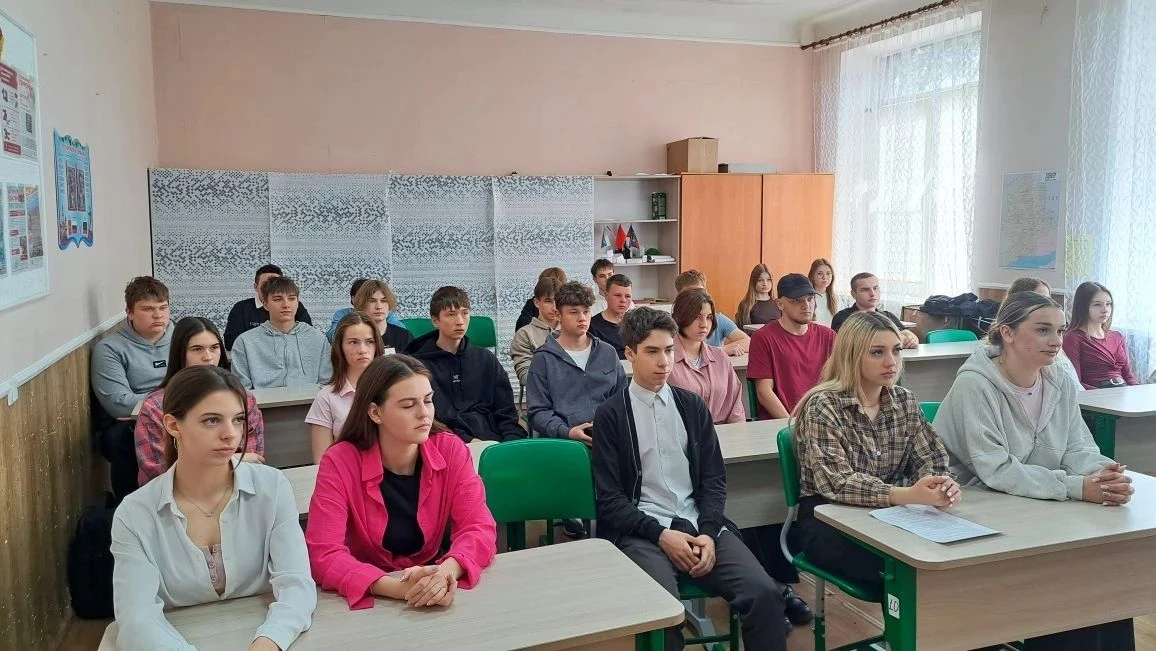 В Марьяновской школе прошла лекция на тему «Дропперство» В Марьяновской школе прошла лекция на тему «Дропперство»