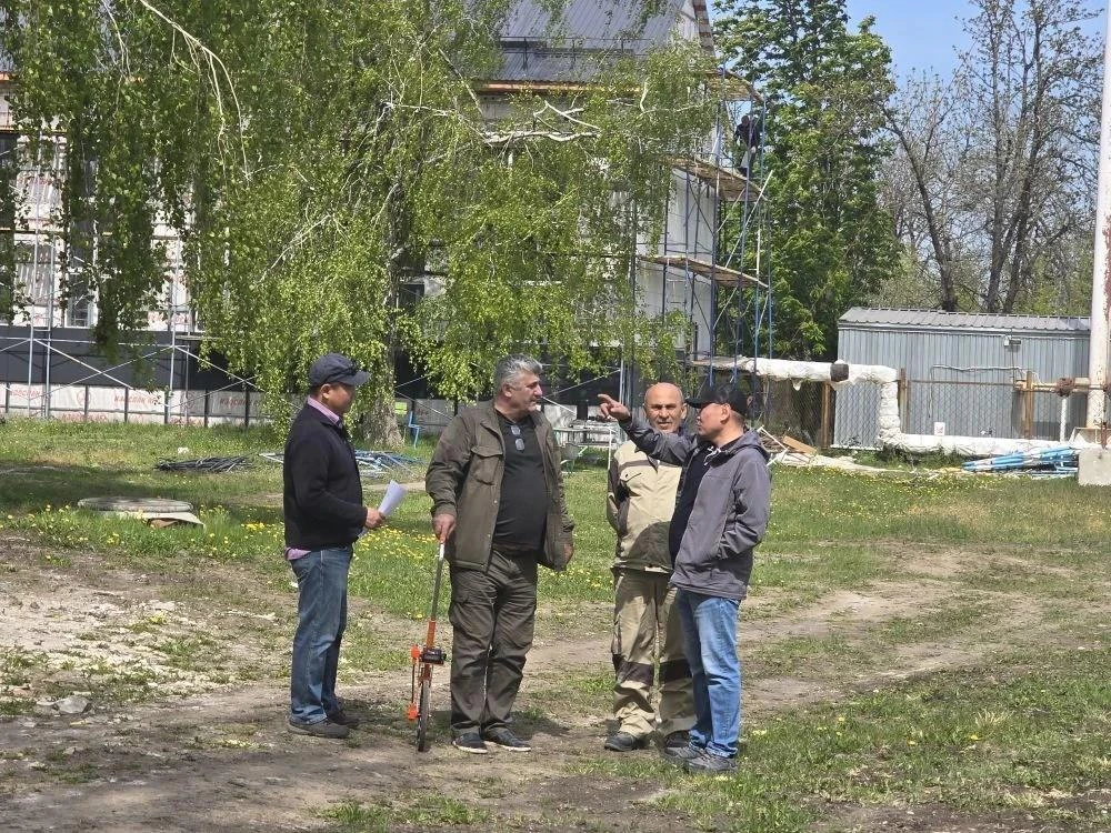 Якутия обустроит спортивные площадки во дворе школы в Еленовке Докучаевского округа Якутия обустроит спортивные площадки во дворе школы в Еленовке Докучаевского округа