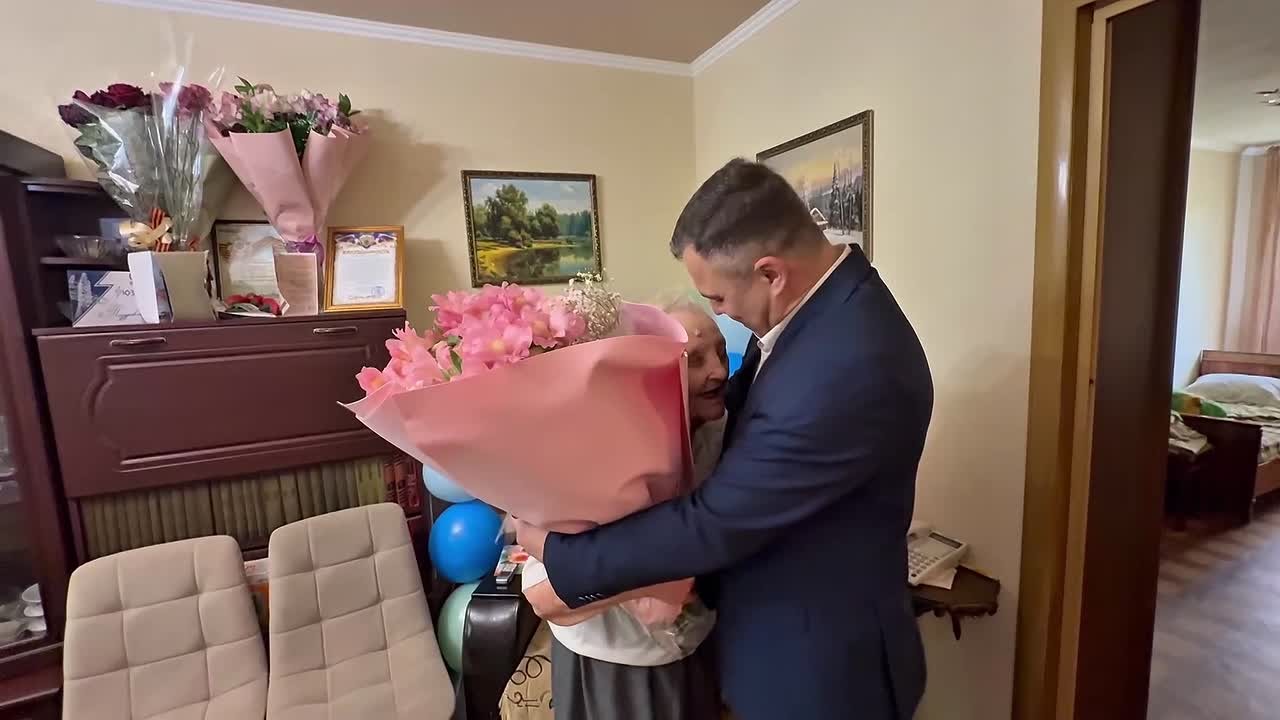 Сегодня поздравил с днём рождения удивительного человека — Анну Васильевну Антоненко