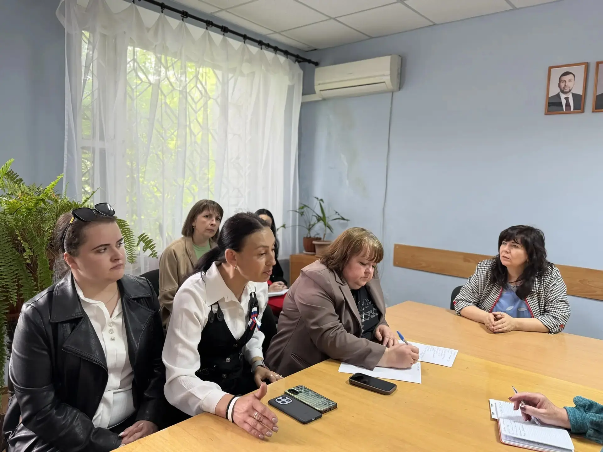 Круглый стол с активной и работающей молодежью Иловайска Круглый стол с активной и работающей молодежью Иловайска
