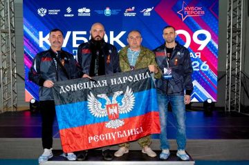 Ветераны из ДНР представили Республику на «Кубке Героев» по плаванию в Пскове