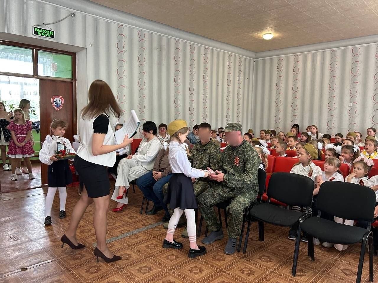 С особой торжественностью и глубоким смыслом в школе № 6 состоялся Урок мужества «Героизм сквозь века: защитники Отечества» С особой торжественностью и глубоким смыслом в школе № 6 состоялся Урок мужества «Героизм сквозь века: защитники Отечества»