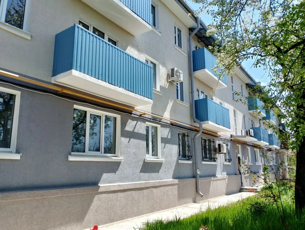 Восстановлен многоквартирный дом на улице Токарева в г. Мариуполе Восстановлен многоквартирный дом на улице Токарева в г. Мариуполе