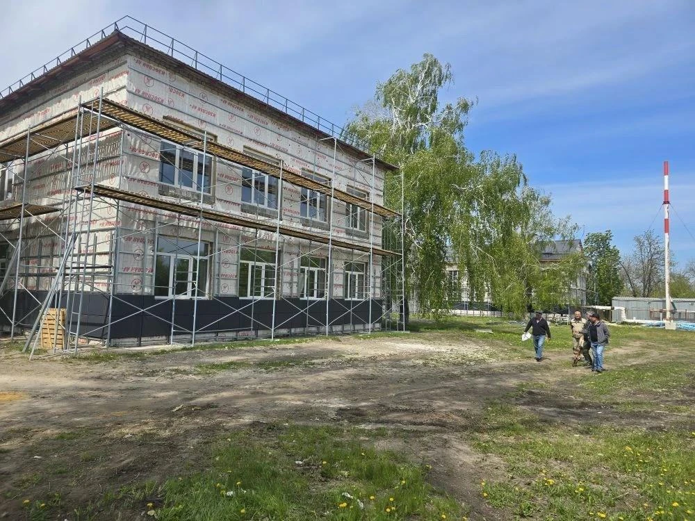 Якутия обустроит спортивные площадки во дворе школы в Еленовке Докучаевского округа