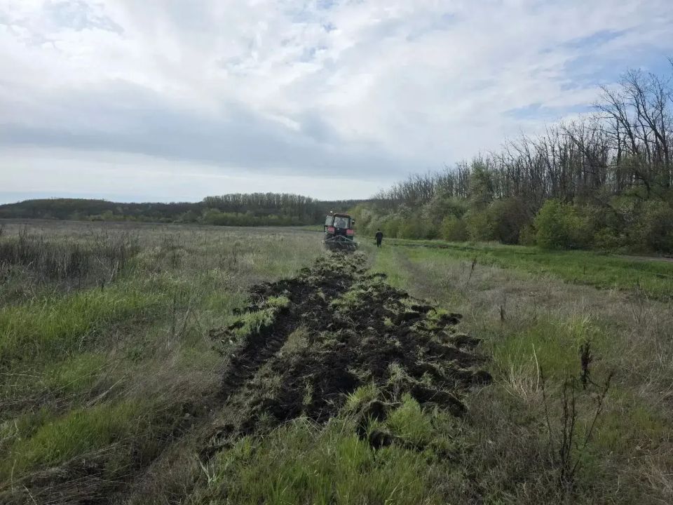 Совместные учения по тушению лесных пожаров прошли в Азовском лесничестве Совместные учения по тушению лесных пожаров прошли в Азовском лесничестве