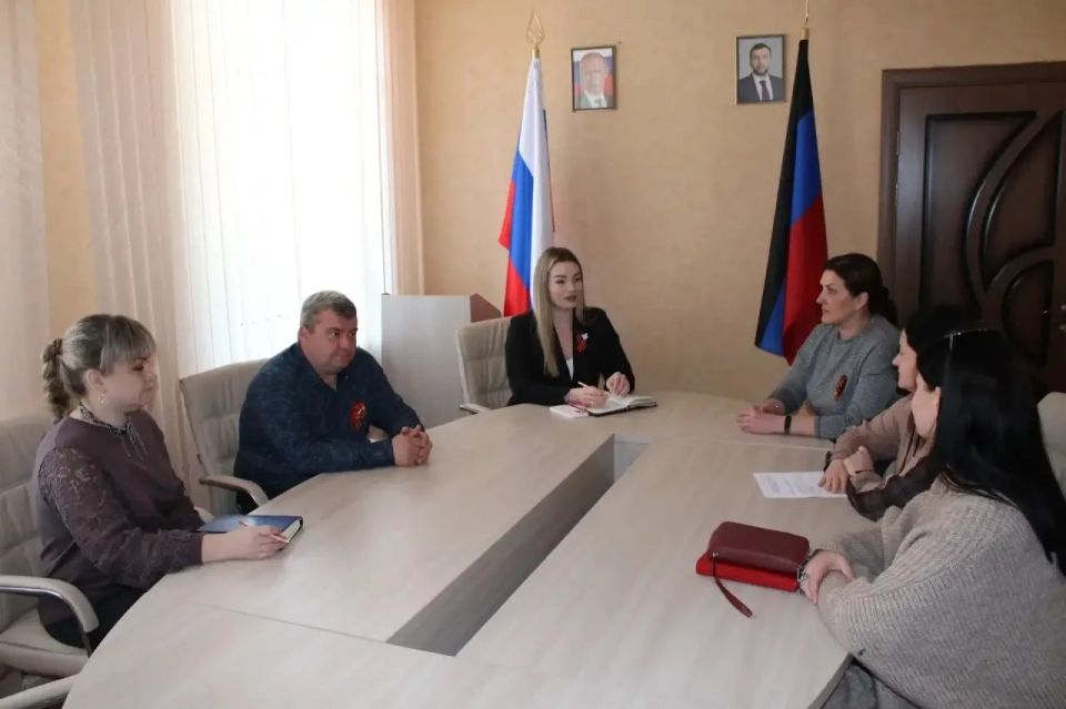 Роман Конев: 15 мая 2026 года депутат Горловского городского совета от фракции «Единая Россия» София Потапова провела встречу с населением