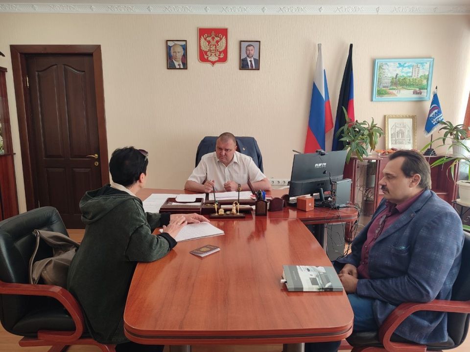 Сегодня, 18 мая 2026 года года, в Управе Кировского внутригородского района Администрации городского округа Донецк ДНР провел личный прием граждан