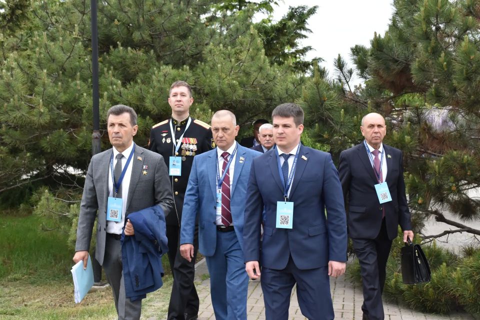 Дмитрий Огилец: Возложили цветы к памятным местам Дмитрий Огилец: Возложили цветы к памятным местам
