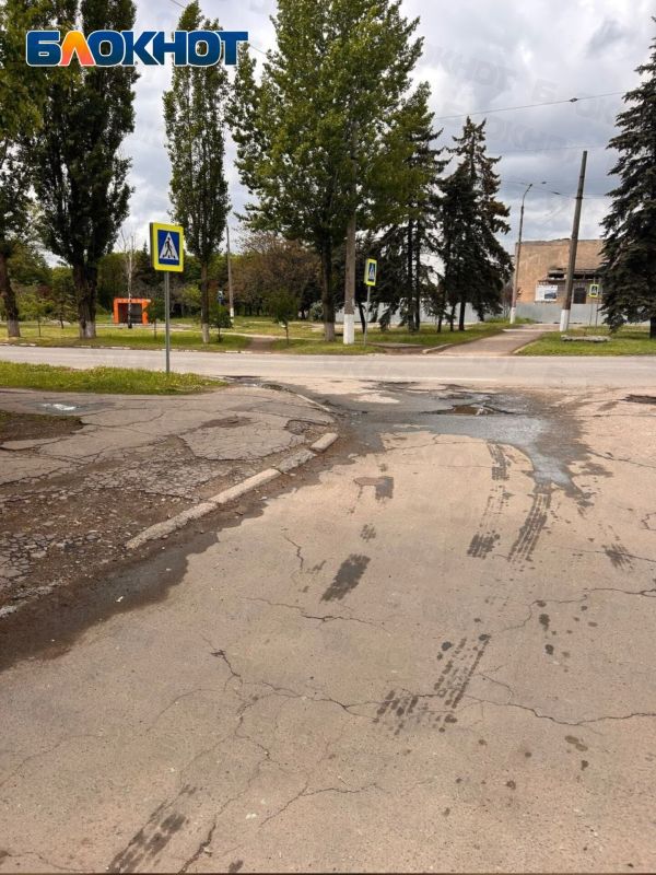 Жители Енакиево требуют установить лежачий полицейский перед опасным переходом Жители Енакиево требуют установить лежачий полицейский перед опасным переходом