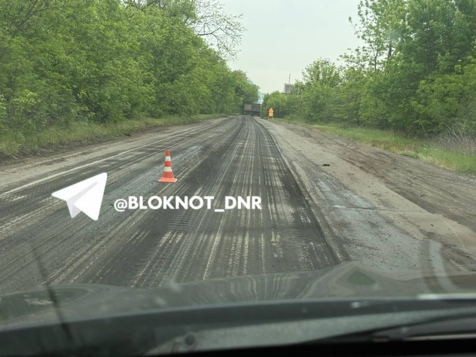 Строители приступили к капитальному ремонту дороги к Докучаевску