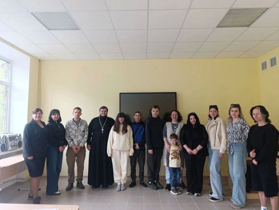 В Государственном бюджетном профессиональном образовательном учреждении «Горловский колледж городского хозяйства» состоялась очередная встреча в рамках цикла лекций, посвященных духовно-нравственным ценностям В Государственном бюджетном профессиональном образовательном учреждении «Горловский колледж городского хозяйства» состоялась очередная встреча в рамках цикла лекций, посвященных духовно-нравственным ценностям