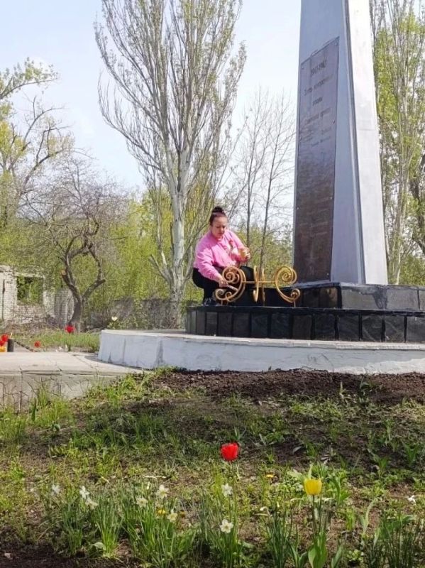 Партийцы Калининского района Горловки приняли участие в федеральной кампании Единой России «Маленькие добрые дела» Партийцы Калининского района Горловки приняли участие в федеральной кампании Единой России «Маленькие добрые дела»