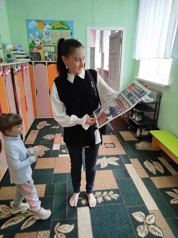 «Теремок» читает: газеты «Донецкая республика» и «Единая Россия» — в каждом доме «Теремок» читает: газеты «Донецкая республика» и «Единая Россия» — в каждом доме