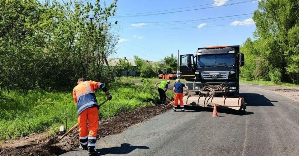 Рабочие Хабаровского края продолжают восстановление дорожной инфраструктуры в городском округе Дебальцево Рабочие Хабаровского края продолжают восстановление дорожной инфраструктуры в городском округе Дебальцево