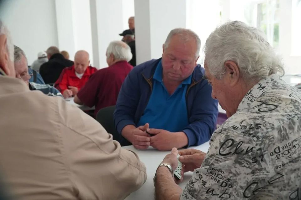 В Мариуполе прошел турнир по домино В Мариуполе прошел турнир по домино