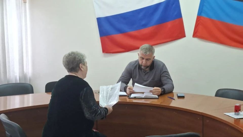 Валентин Левченко: Сегодня в Управе Киевского внутригородского района первый заместитель руководителя Вячеслав Лаврушко провёл приём граждан Валентин Левченко: Сегодня в Управе Киевского внутригородского района первый заместитель руководителя Вячеслав Лаврушко провёл приём граждан