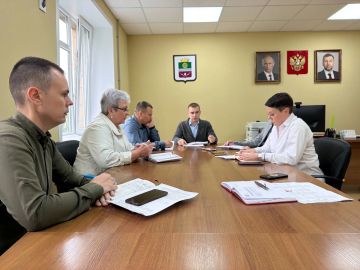 Врип главы муниципального образования Старобешевский муниципальный округ Алексей Черкашин провел оперативное совещание, на котором обсудили ключевые вопросы округа