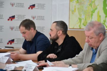 Под председательством Сергея Шульженко прошло 77-е внеочередное заседание Дебальцевского городского совета
