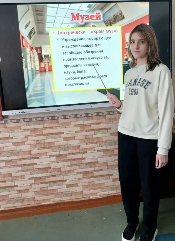 Школьники Снежного отметили Международный день музеев Школьники Снежного отметили Международный день музеев