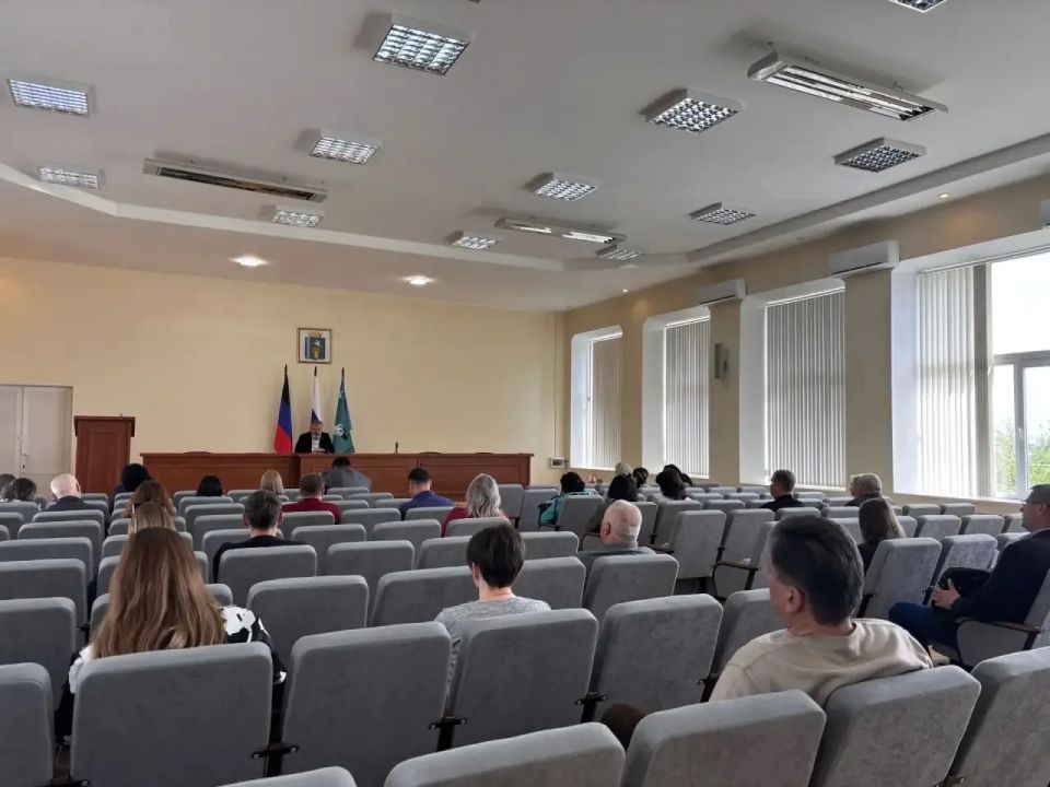Провёл расширенное оперативное совещание