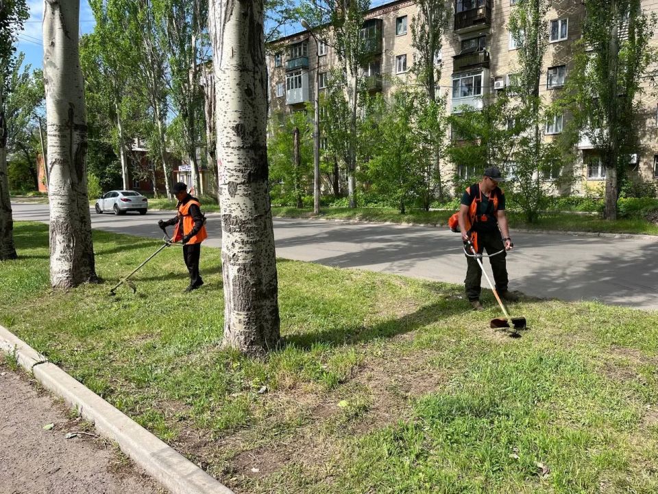 МУП «Простор» ежедневно выполняет все необходимые работы по содержанию городских улиц МУП «Простор» ежедневно выполняет все необходимые работы по содержанию городских улиц