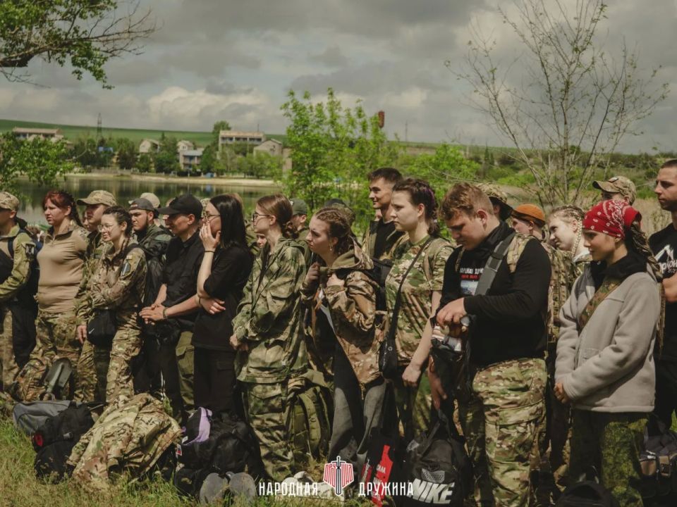 Этого очень долго ждали. В Донецкой Народной Республике прошли первые межрегиональные полевые сборы Народной Дружины «Регион 180», объединившие более 100 представителей молодежи ДНР, Запорожской области и представителей... Этого очень долго ждали. В Донецкой Народной Республике прошли первые межрегиональные полевые сборы Народной Дружины «Регион 180», объединившие более 100 представителей молодежи ДНР, Запорожской области и представителей...