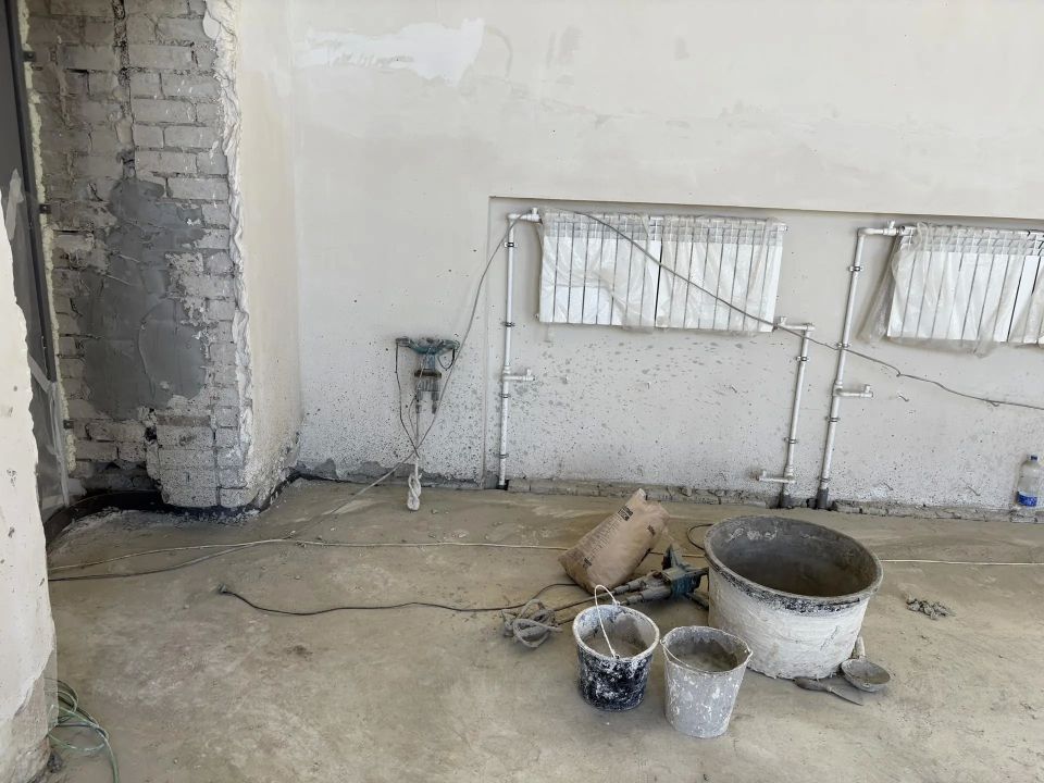 Благодаря Сахалинской области продолжается восстановление спортзала шахтерской школы № 2 Благодаря Сахалинской области продолжается восстановление спортзала шахтерской школы № 2