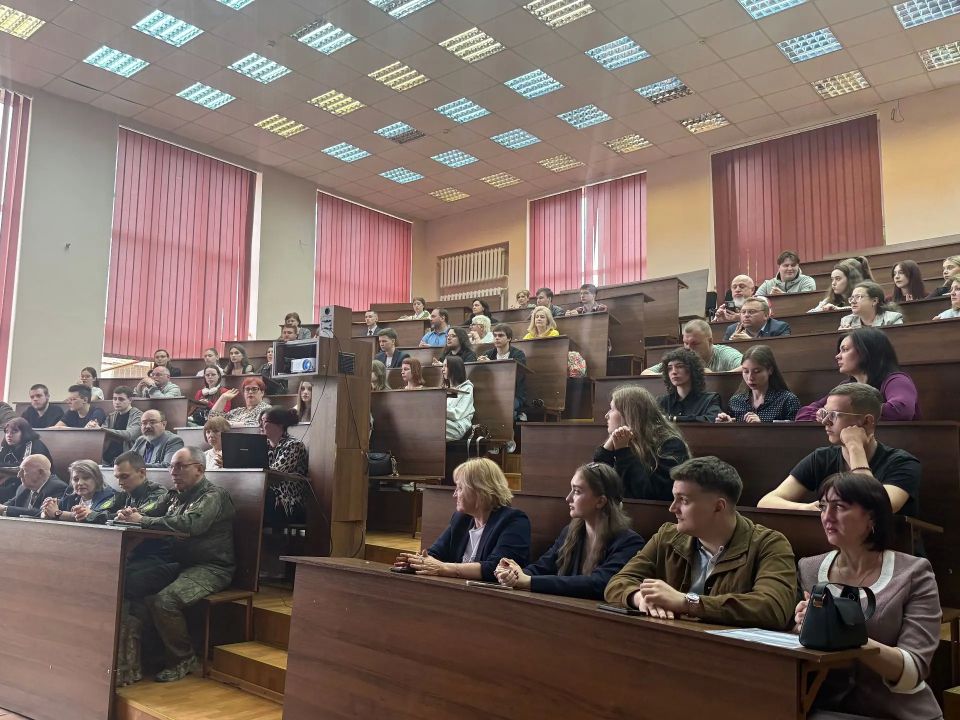 В ДонГУ презентовали первую в России книгу про студентов-участников СВО В ДонГУ презентовали первую в России книгу про студентов-участников СВО