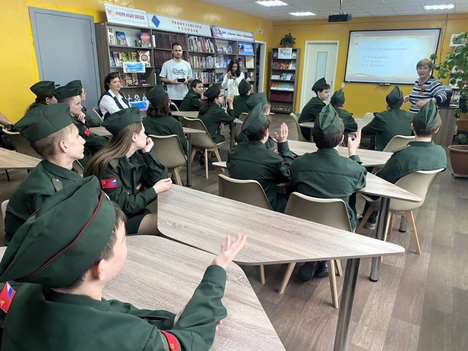 В городе Кировское прошел патриотический лекторий «Бесценный архив памяти» В городе Кировское прошел патриотический лекторий «Бесценный архив памяти»