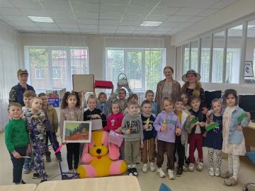 Сегодня центральная детская библиотека приняла участие в мероприятии II Литературный фестиваль кукольного мастерства «Золотой ключик», приуроченный к Общероссийскому дню библиотек