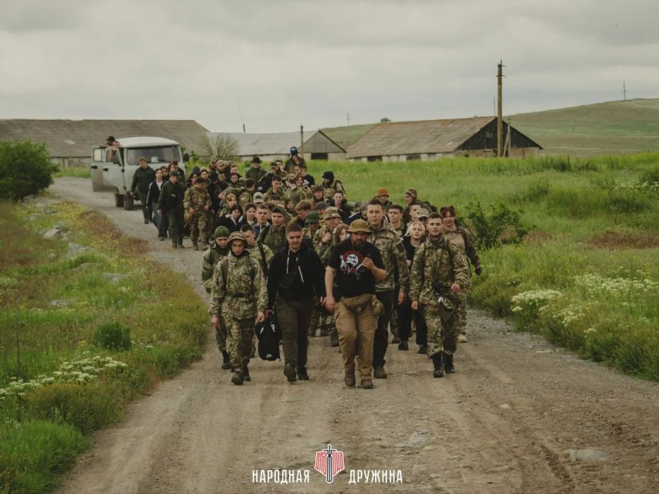 Этого очень долго ждали. В Донецкой Народной Республике прошли первые межрегиональные полевые сборы Народной Дружины «Регион 180», объединившие более 100 представителей молодежи ДНР, Запорожской области и представителей...