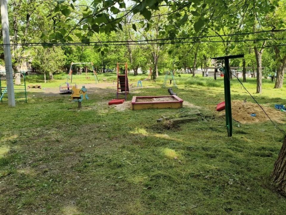 Маленькие добрые дела. К депутату Докучаевского городского совета Донецкой Народной Республики (первого созыва) от фракции Единой России Виктору Баркалову поступили обращения от жителей домов по улице Лихолетова Маленькие добрые дела. К депутату Докучаевского городского совета Донецкой Народной Республики (первого созыва) от фракции Единой России Виктору Баркалову поступили обращения от жителей домов по улице Лихолетова