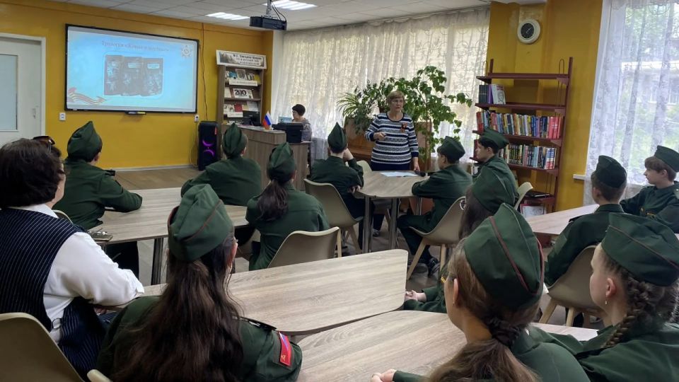 В городе Кировское прошел патриотический лекторий «Бесценный архив памяти» В городе Кировское прошел патриотический лекторий «Бесценный архив памяти»