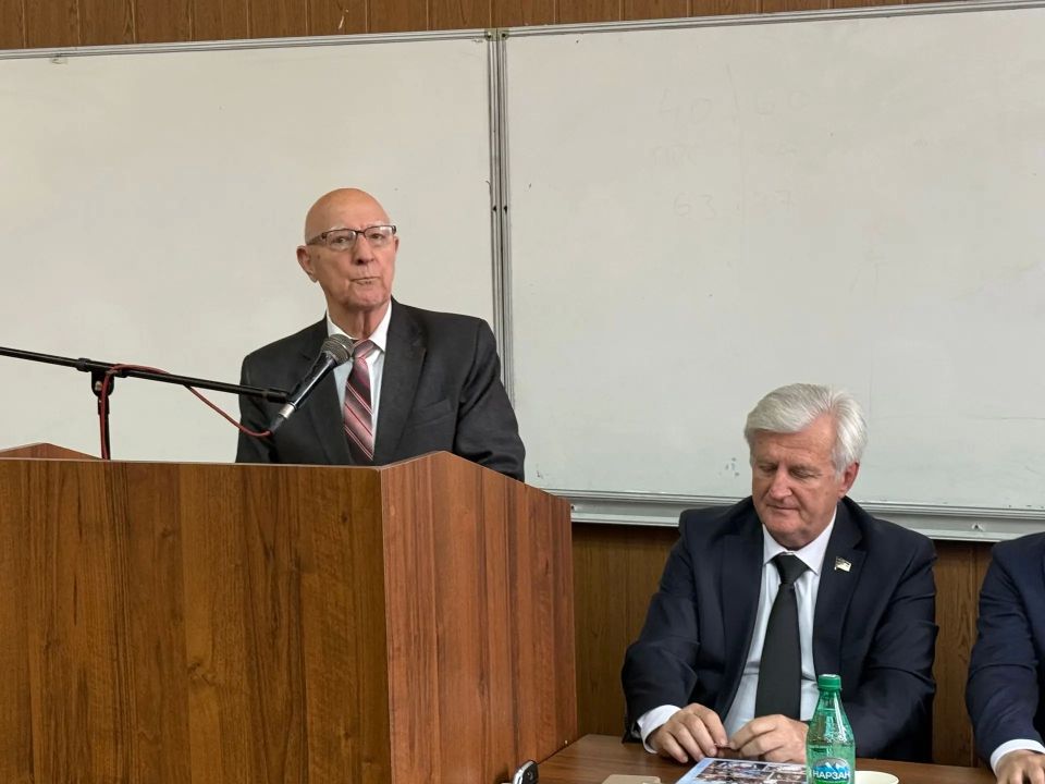 В ДонГУ презентовали первую в России книгу про студентов-участников СВО В ДонГУ презентовали первую в России книгу про студентов-участников СВО