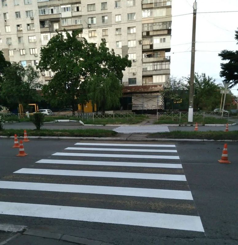 По партпроекту Единой России "Городская среда" в Снежном ведется обновление дорожной инфраструктуры По партпроекту Единой России "Городская среда" в Снежном ведется обновление дорожной инфраструктуры