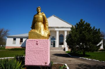 Михаил Желтяков: В рамках рабочей поездки в Володарский муниципальный округ посетил Боевский сельский дом культуры