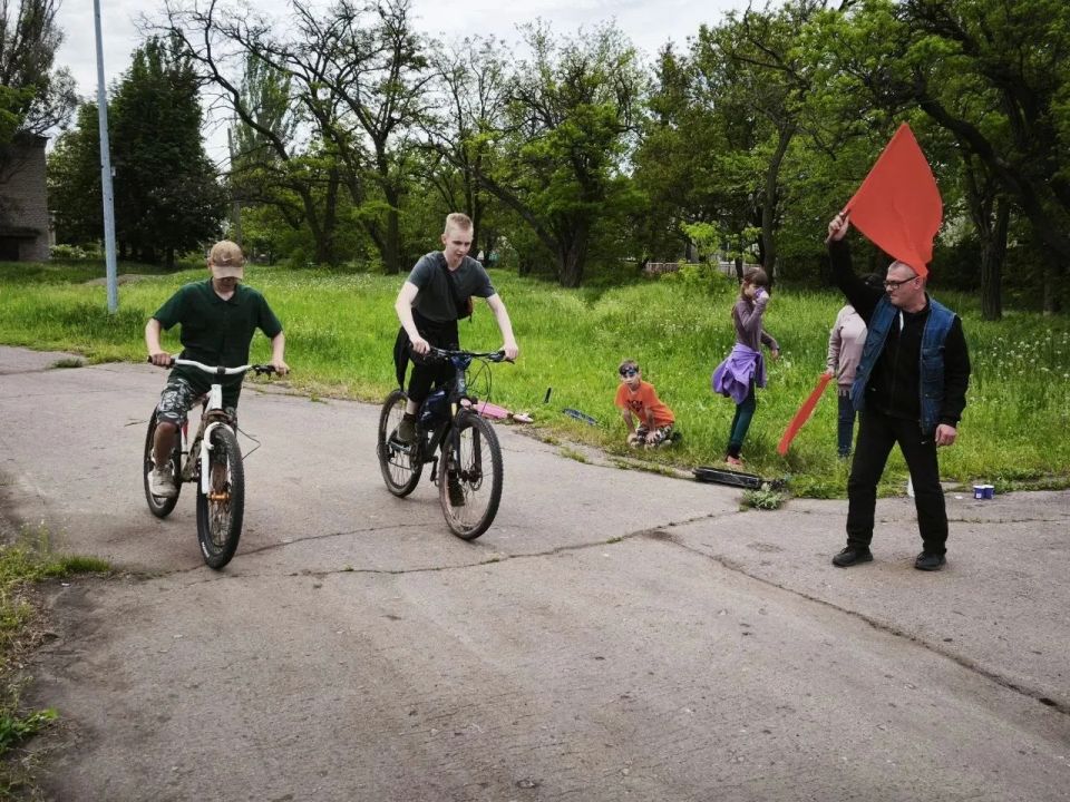 Сегодня, 19.05.26. В Светлодарском Дворце культуры в п Новолуганское состоялось спортивное мероприятие "Кто быстрее" Сегодня, 19.05.26. В Светлодарском Дворце культуры в п Новолуганское состоялось спортивное мероприятие "Кто быстрее"
