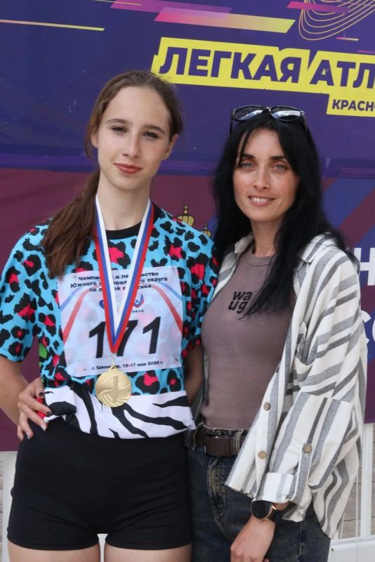 15-17 мая в городе Краснодар состоялись Чемпионат и Первенство Южного федерального округа по лёгкой атлетике В которых приняло участие 10 субъектов РФ. За звание сильнейших боролись 1051 лучших спортсменов ЮФО 15-17 мая в городе Краснодар состоялись Чемпионат и Первенство Южного федерального округа по лёгкой атлетике В которых приняло участие 10 субъектов РФ. За звание сильнейших боролись 1051 лучших спортсменов ЮФО