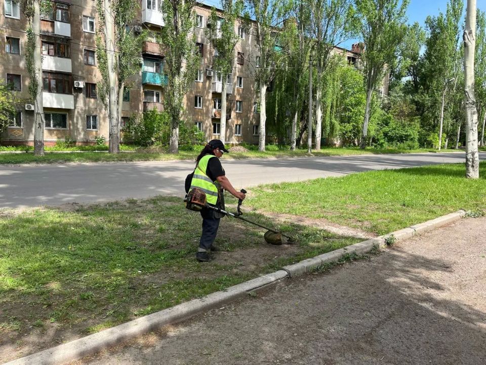 МУП «Простор» ежедневно выполняет все необходимые работы по содержанию городских улиц МУП «Простор» ежедневно выполняет все необходимые работы по содержанию городских улиц