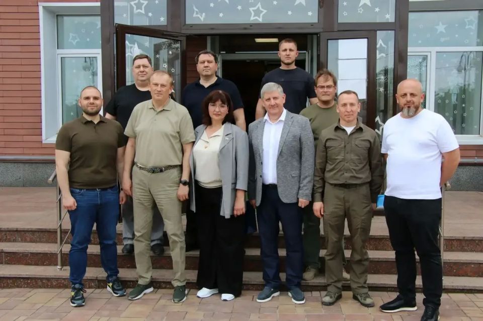 Вместе с губернатором Ленинградской области Александром Дрозденко проехали по Енакиево Вместе с губернатором Ленинградской области Александром Дрозденко проехали по Енакиево