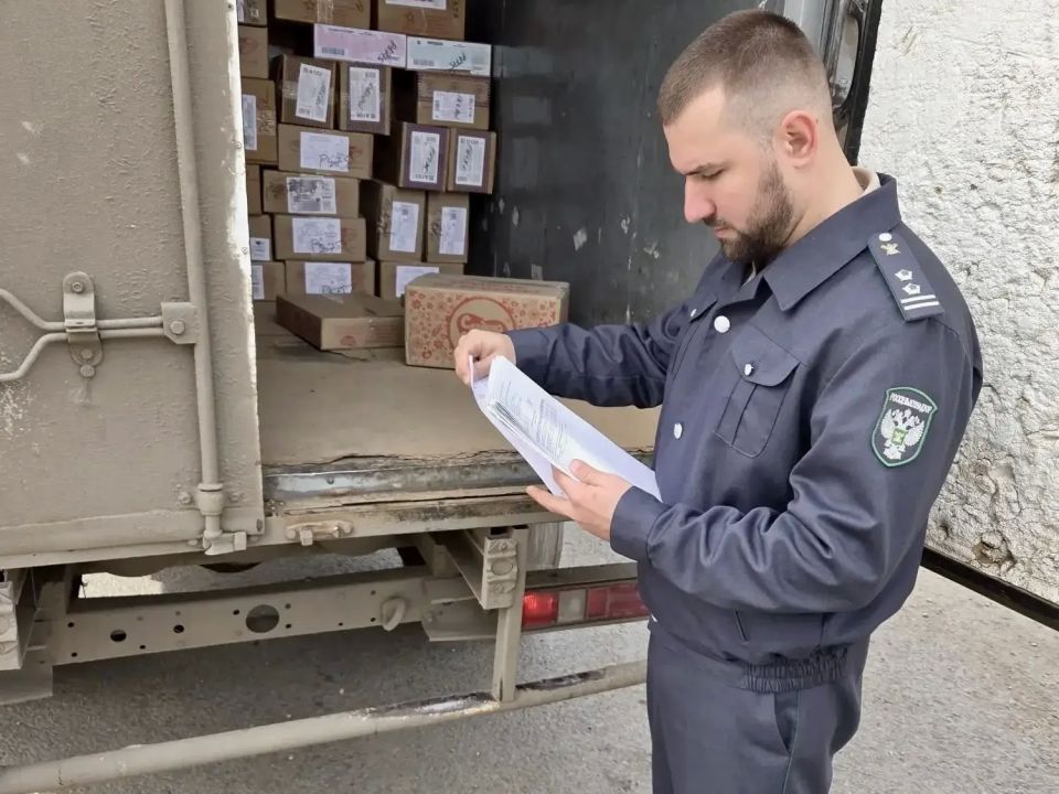 Сотрудники Управления Россельхознадзора по ДНР и ЛНР совместно с инспекторами УГИБДД МВД по ЛНР проводят еженедельные профилактические и надзорные мероприятия по Луганской Народной Республике