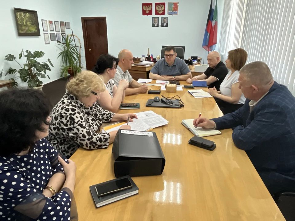 Сегодня, 20 мая 2026 года, Глава Новоазовского муниципального округа Василий Овчаров провел оперативное совещание по рабочим вопросам с участием заместителей Главы и руководителей структурных подразделений Администрации...